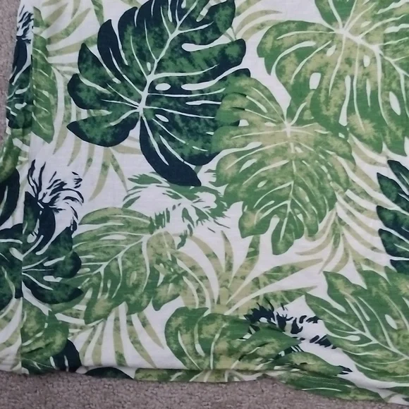 Green top - Picture 5 of 11